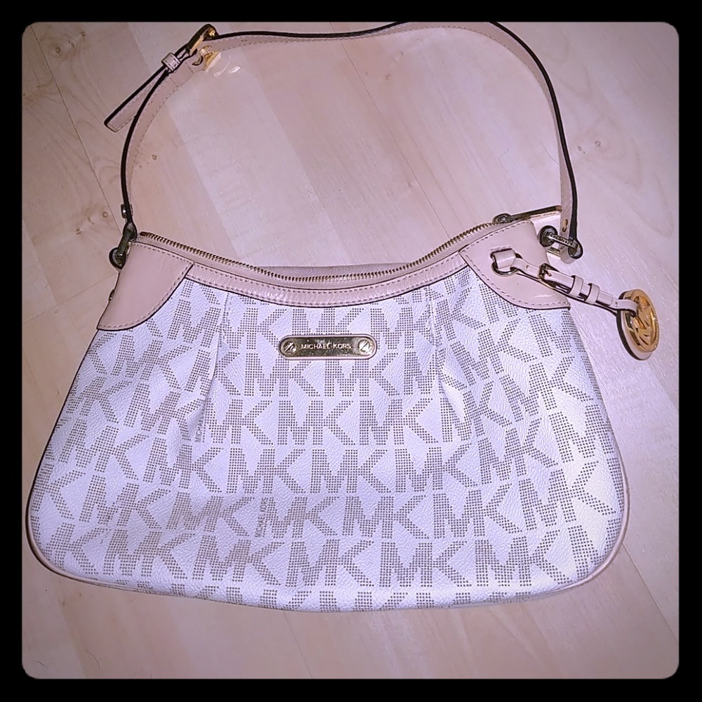 - Michael Kors purse - Picture 2 of 8